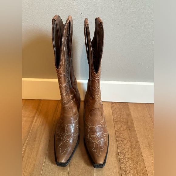 7B Ariat Heritage Western snip toe boot - Picture 6 of 8